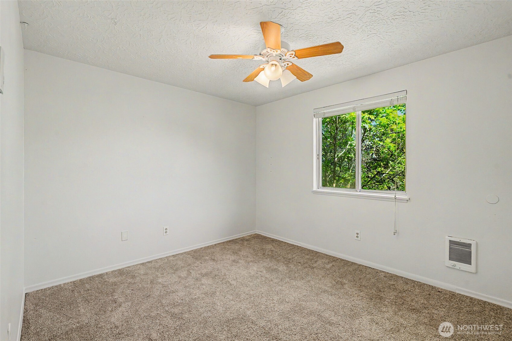 911 W 29th Street , Vancouver, WA 98660