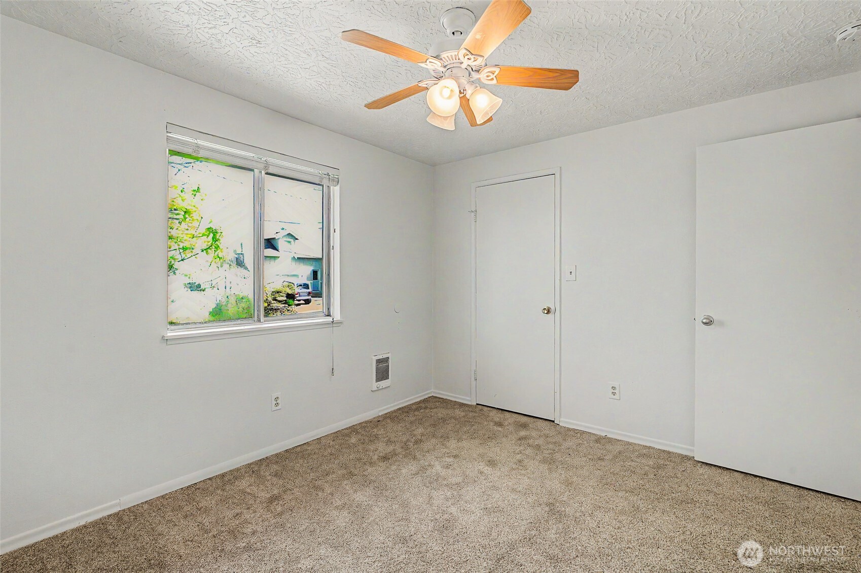 911 W 29th Street , Vancouver, WA 98660