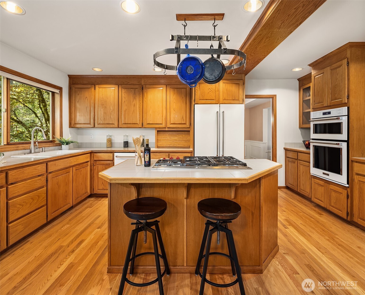 16526 232nd Avenue NE, Woodinville, WA 98077-7432