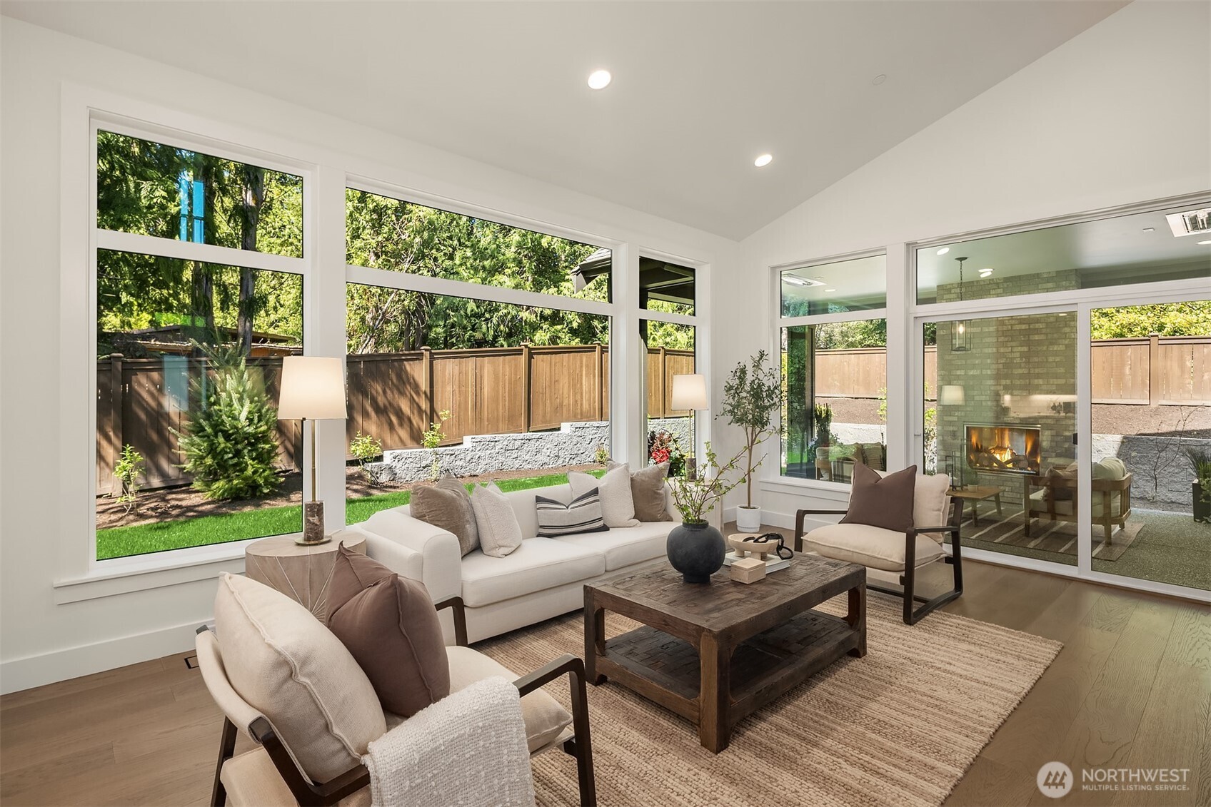 18650 NE 53rd Street , Redmond, WA 98052