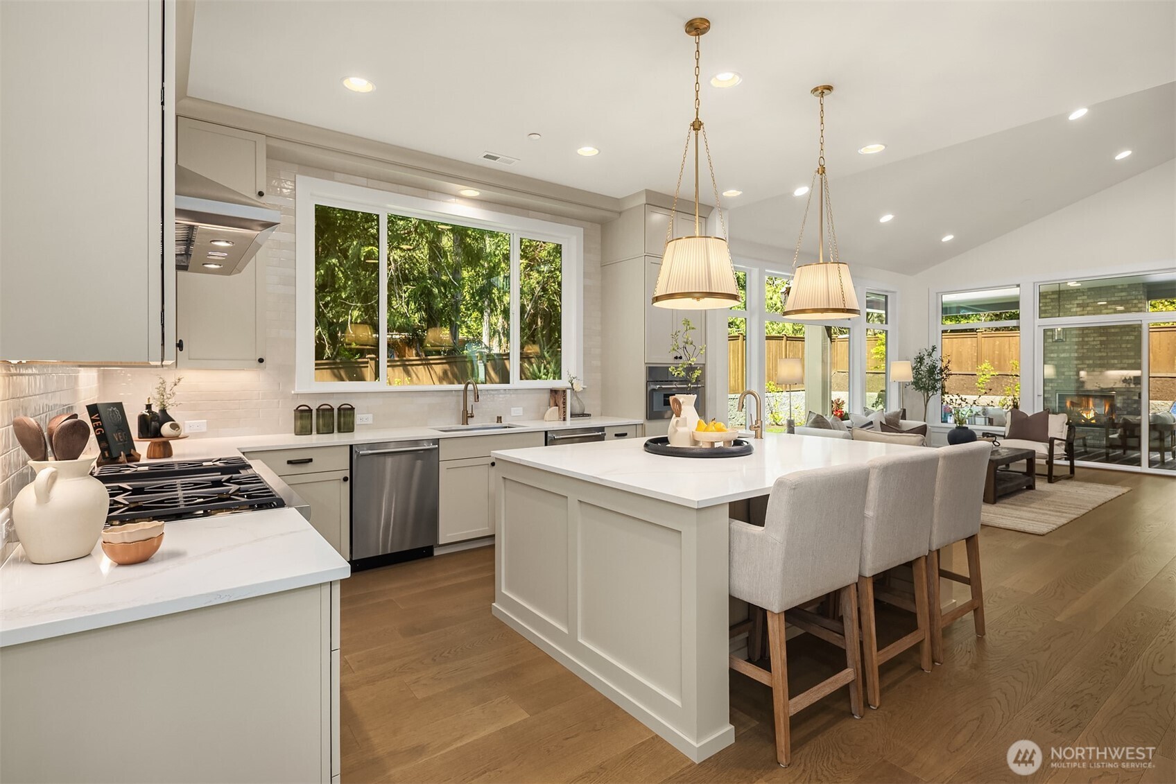 18650 NE 53rd Street , Redmond, WA 98052