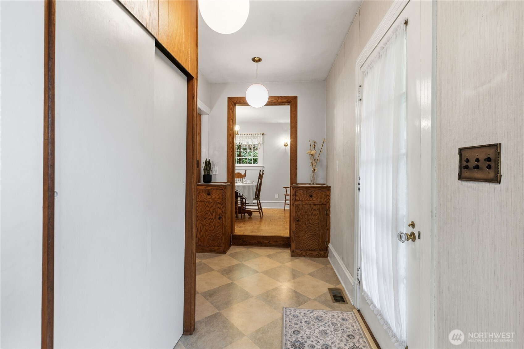 4903 S 31st Avenue , Seattle, WA 98108