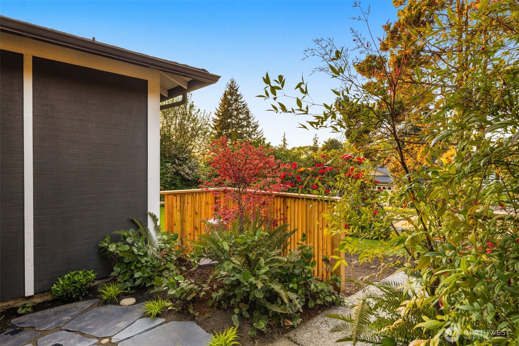 2001 SE 17th Court S, Renton, WA 98055-3705