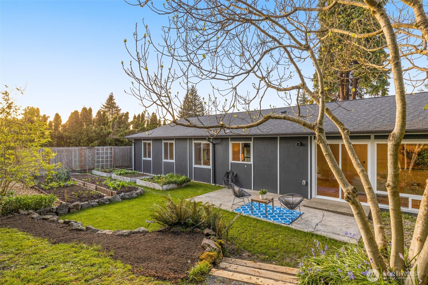 2001 SE 17th Court S, Renton, WA 98055-3705