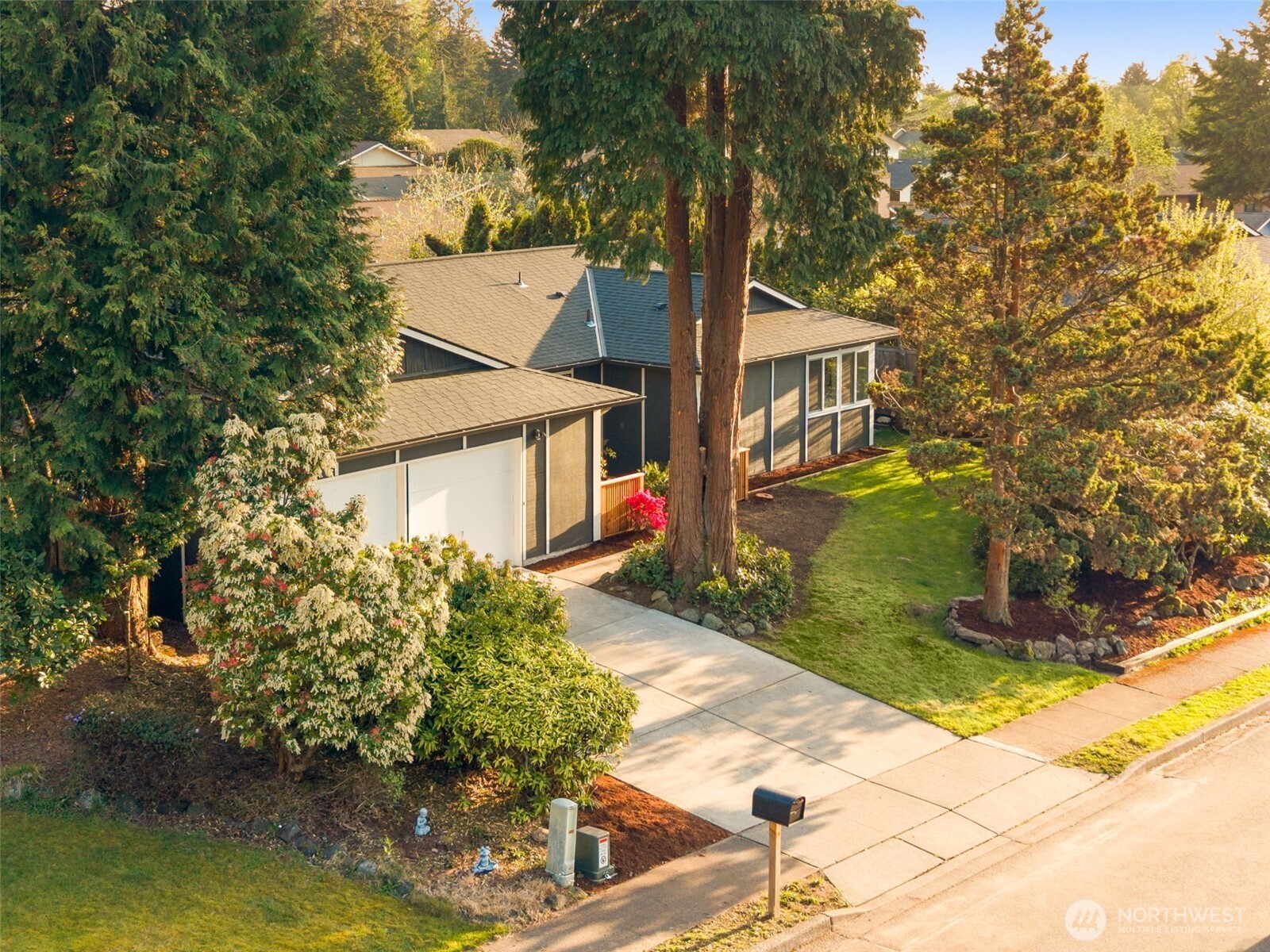 2001 SE 17th Court S, Renton, WA 98055-3705