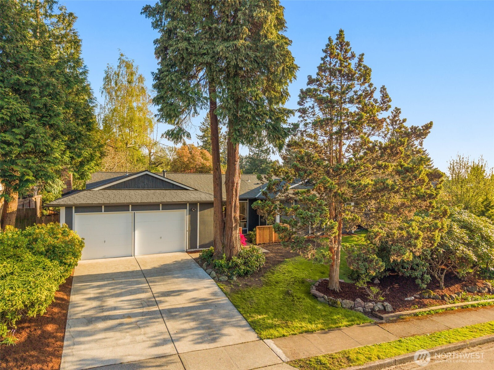 2001 SE 17th Court S, Renton, WA 98055-3705