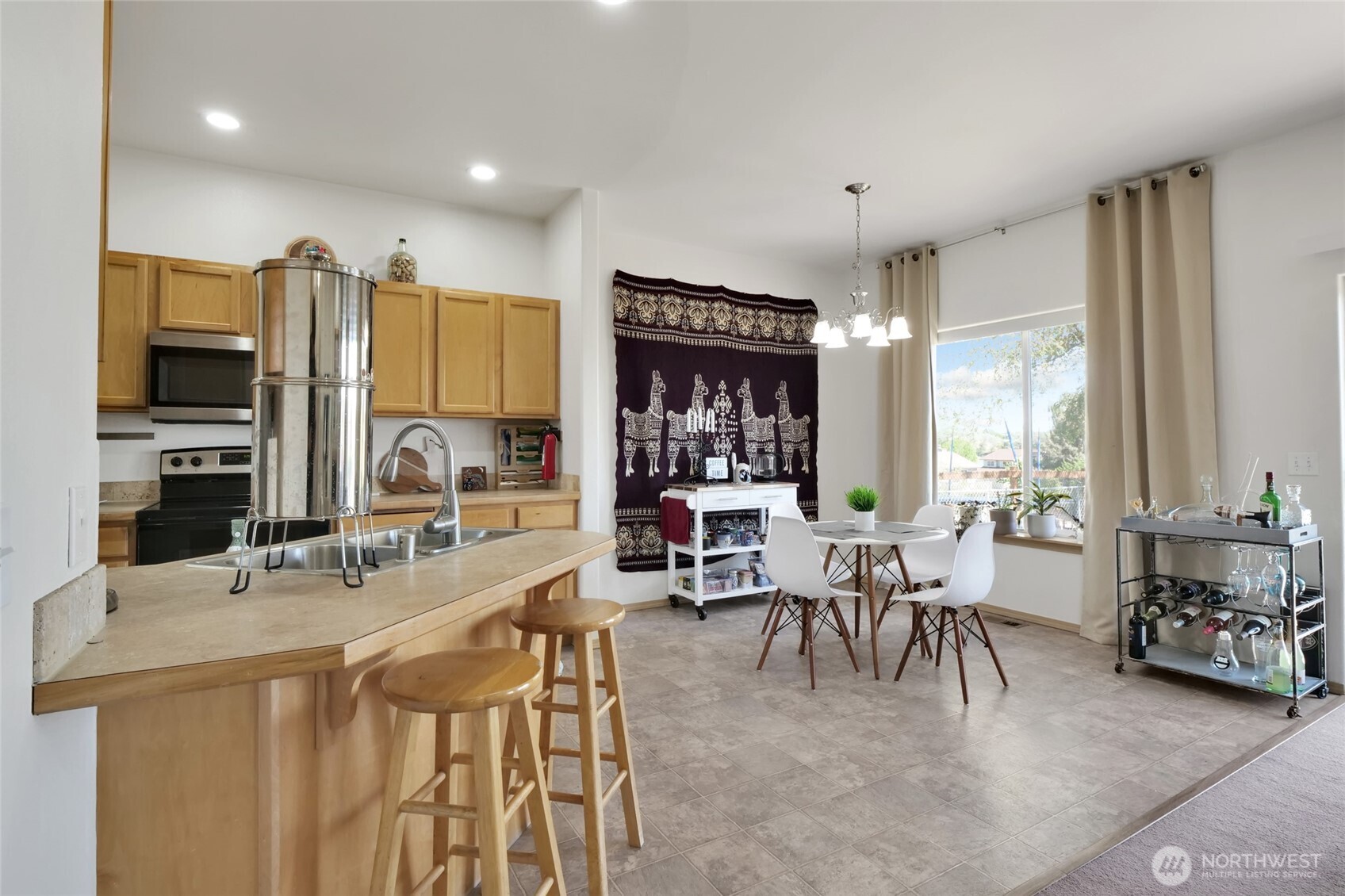 901 W Windrose Drive , Moses Lake, WA 98837