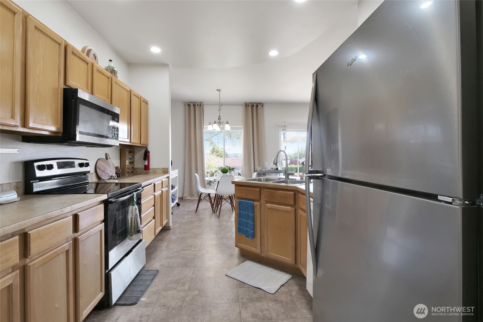 901 W Windrose Drive , Moses Lake, WA 98837