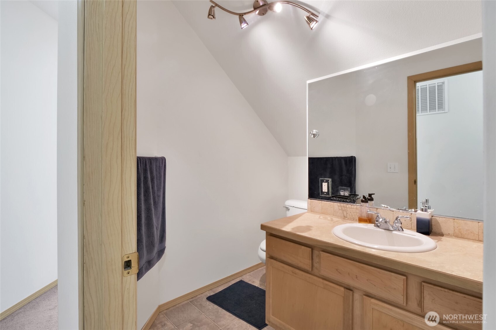 901 W Windrose Drive , Moses Lake, WA 98837