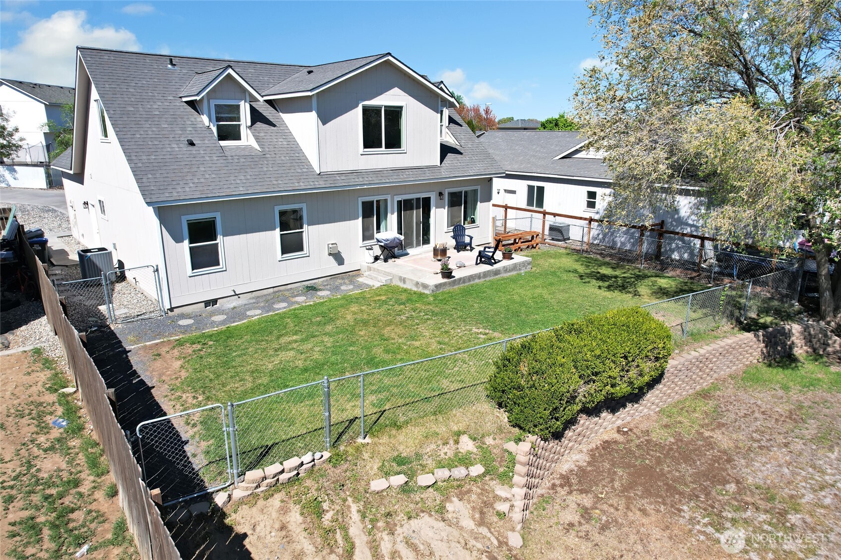 901 W Windrose Drive , Moses Lake, WA 98837
