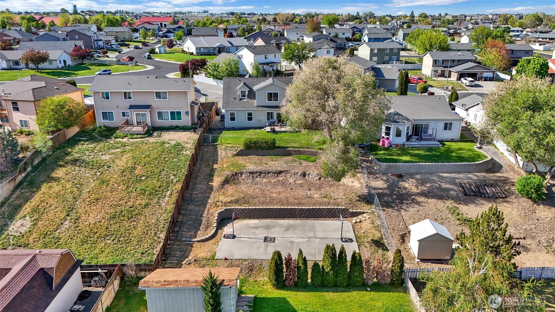 901 W Windrose Drive , Moses Lake, WA 98837