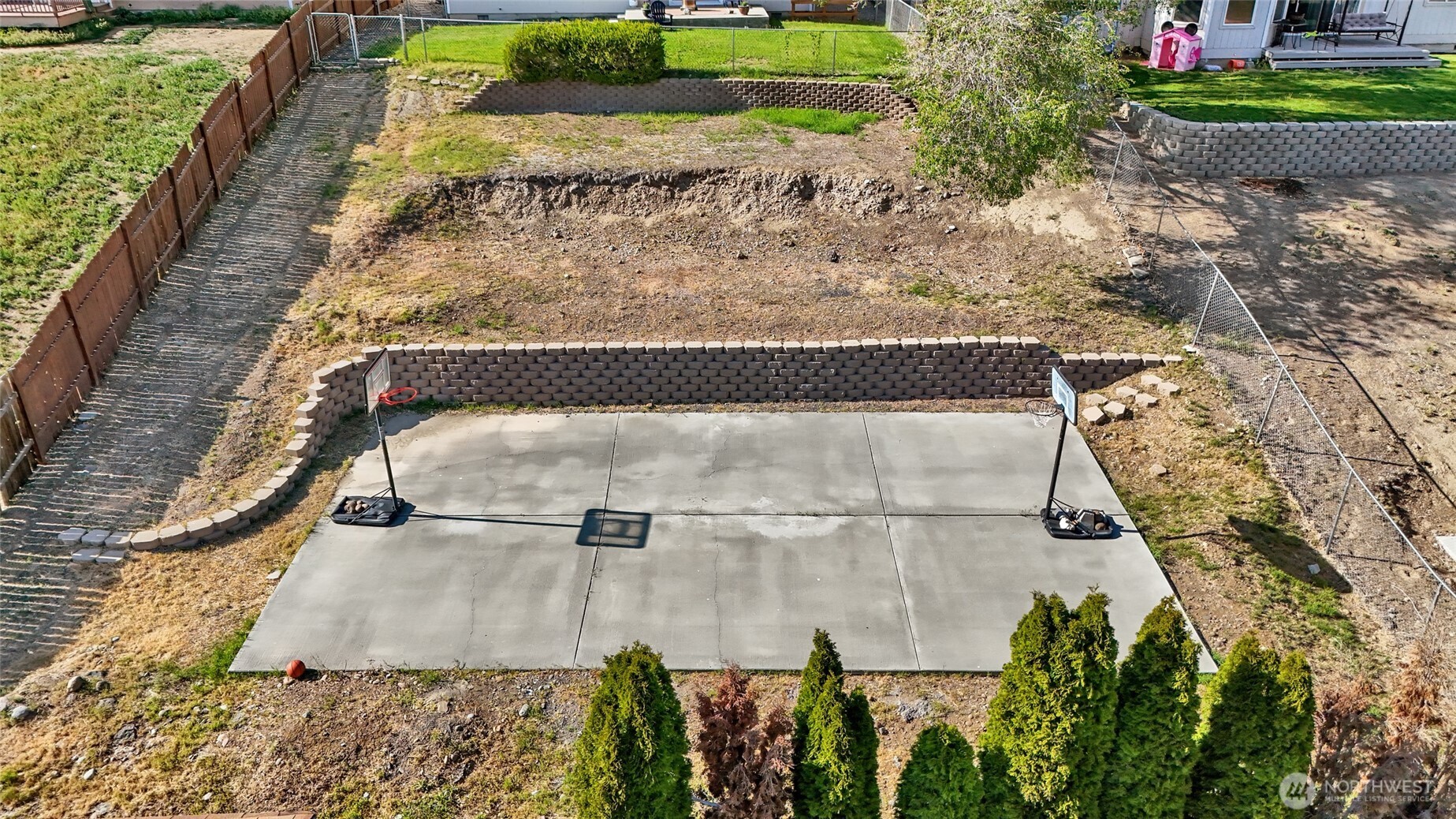901 W Windrose Drive , Moses Lake, WA 98837