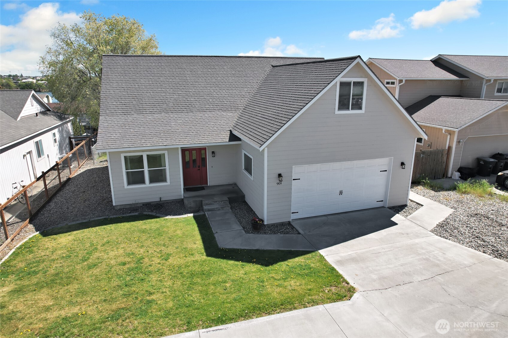 901 W Windrose Drive , Moses Lake, WA 98837