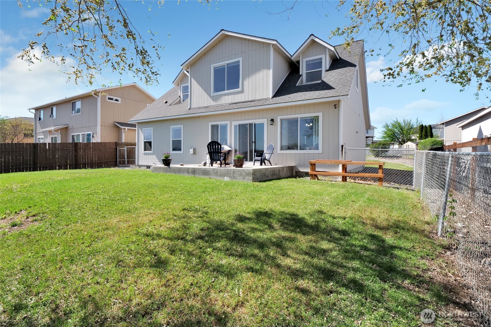901 W Windrose Drive , Moses Lake, WA 98837