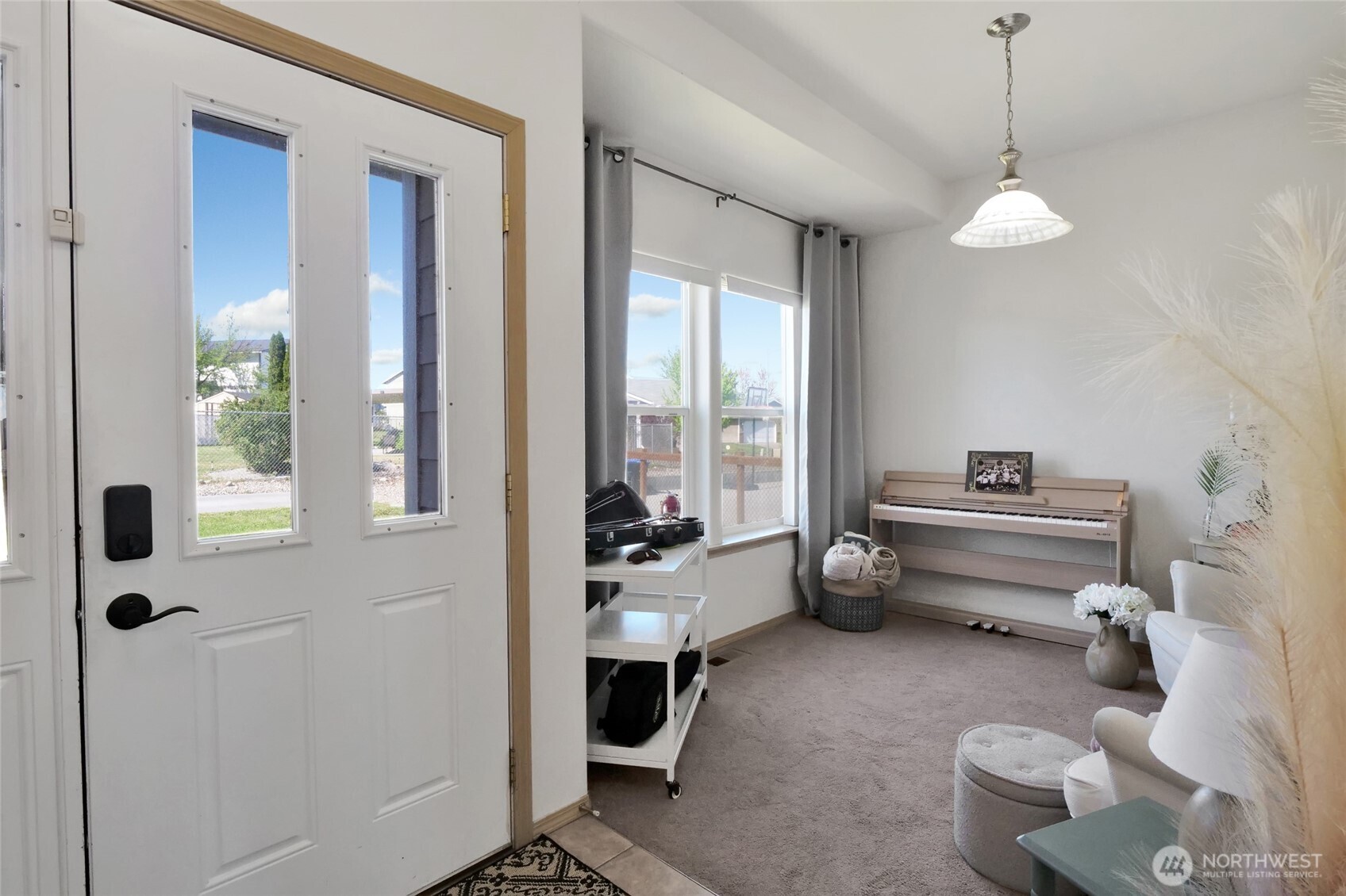 901 W Windrose Drive , Moses Lake, WA 98837