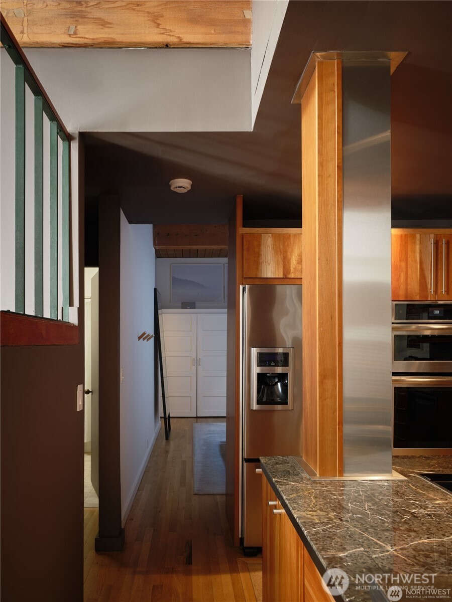 611 Post Avenue #7, Seattle, WA 98104-1436