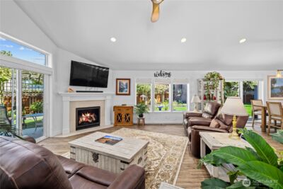 643 Edmonds Way , Edmonds, WA 98020 - Photo 14