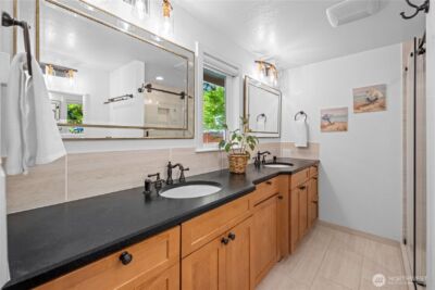 643 Edmonds Way , Edmonds, WA 98020 - Photo 17