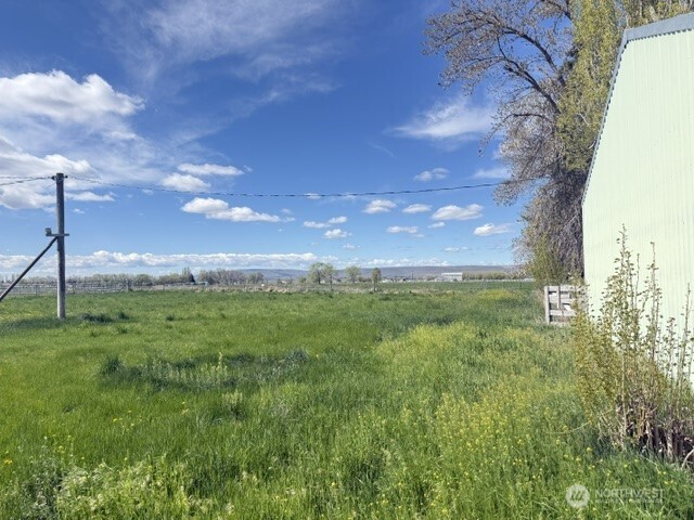 2493 Rd 19 NE, Soap Lake, WA 98851-9712