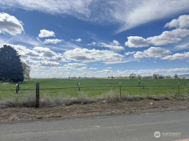2493 Rd 19 NE, Soap Lake, WA 98851-9712