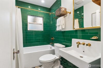 8042 11th Avenue NW, Seattle, WA 98117 - Photo 18