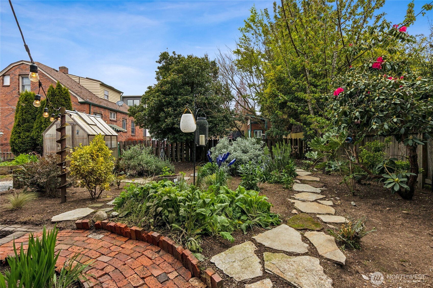 8042 11th Avenue NW, Seattle, WA 98117