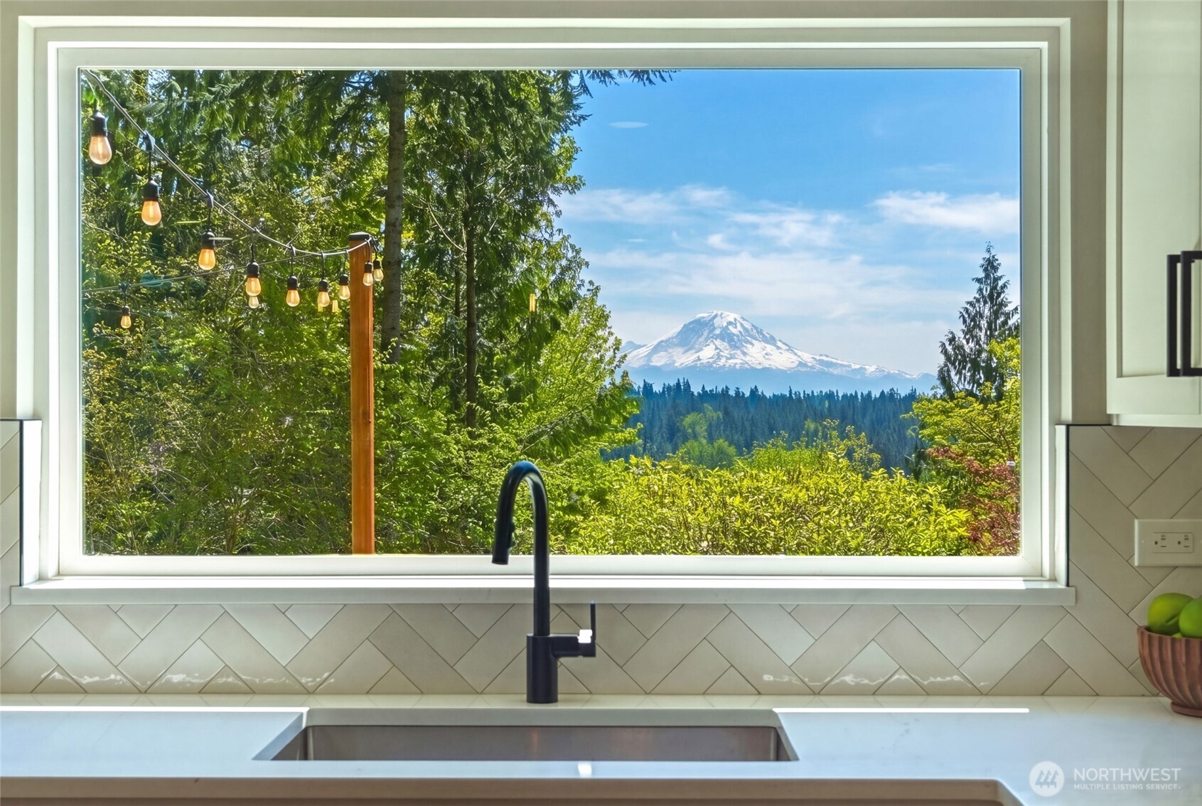 21437 SE 232nd Street , Maple Valley, WA 98038