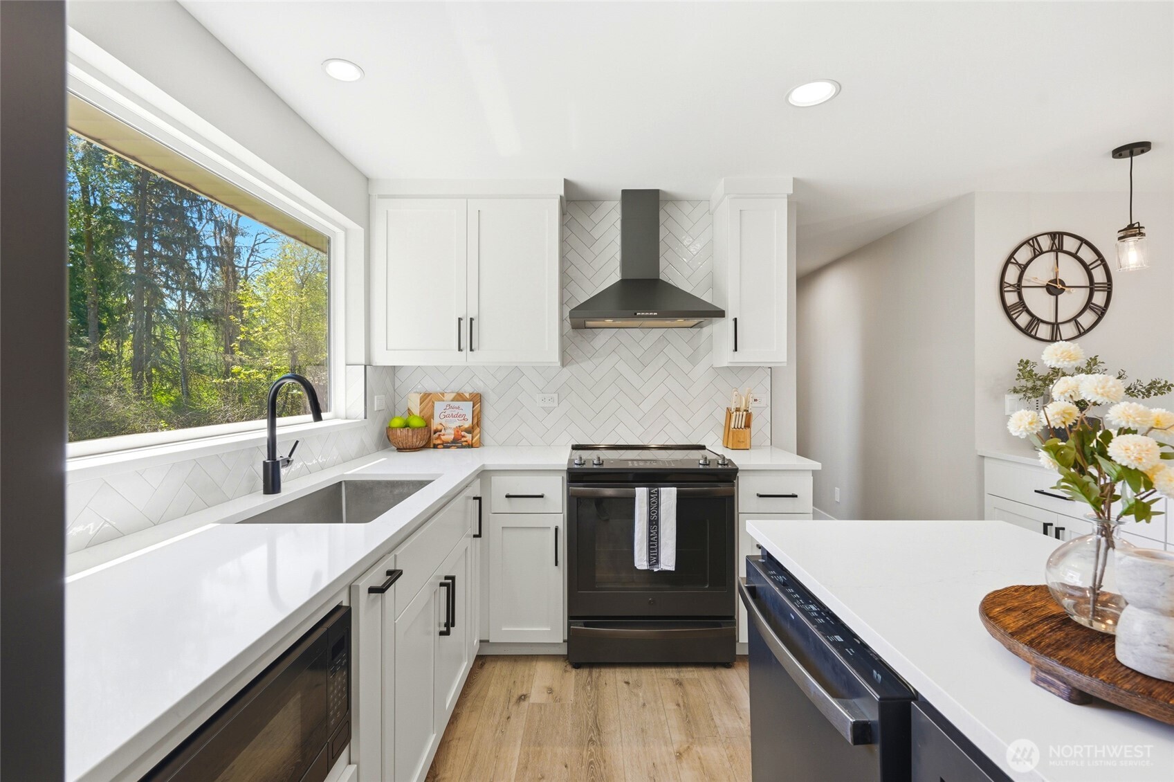 21437 SE 232nd Street , Maple Valley, WA 98038