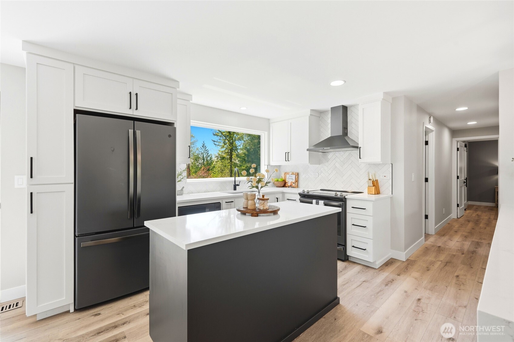 21437 SE 232nd Street , Maple Valley, WA 98038