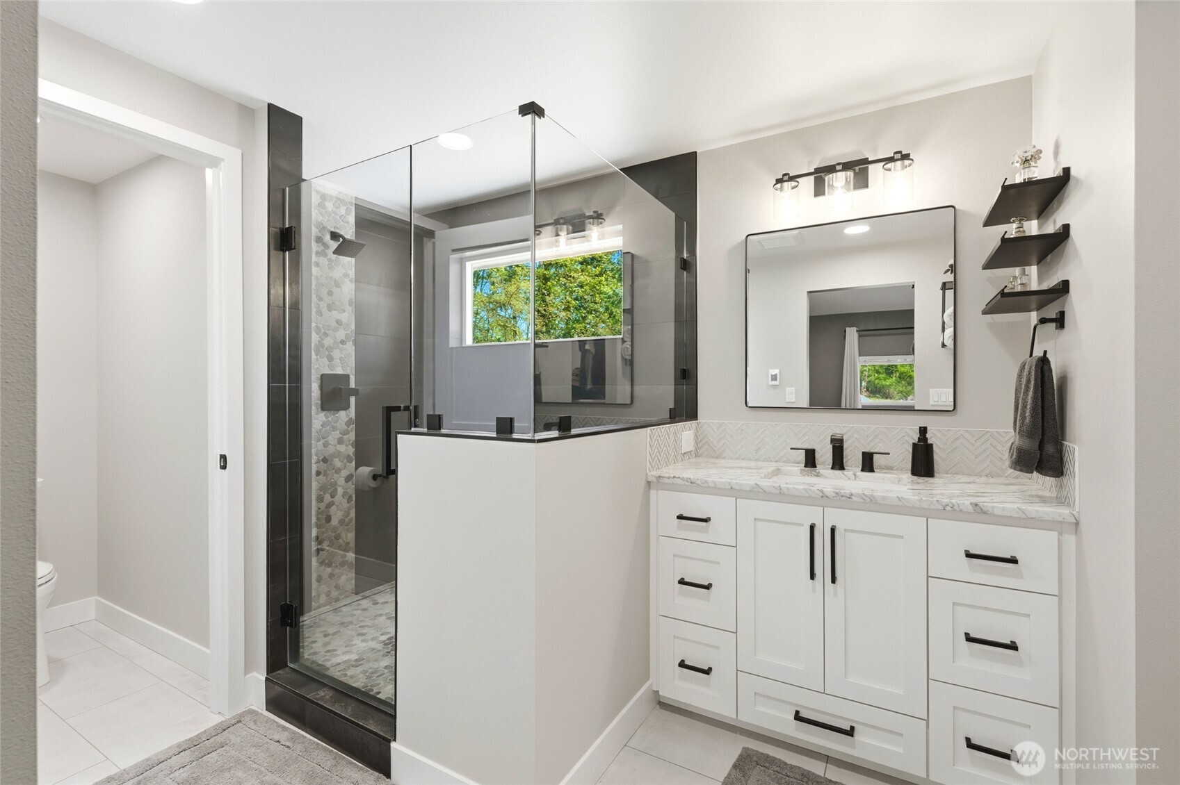21437 SE 232nd Street , Maple Valley, WA 98038