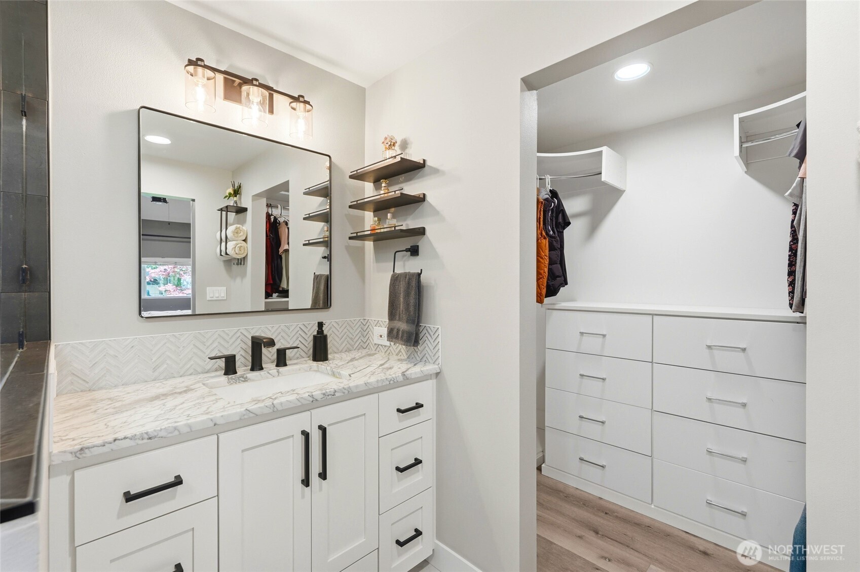 21437 SE 232nd Street , Maple Valley, WA 98038