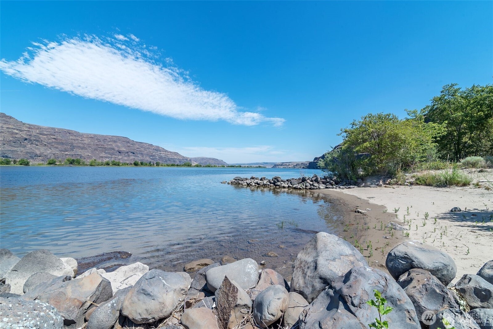 312 SW River Drive , Quincy, WA 98848