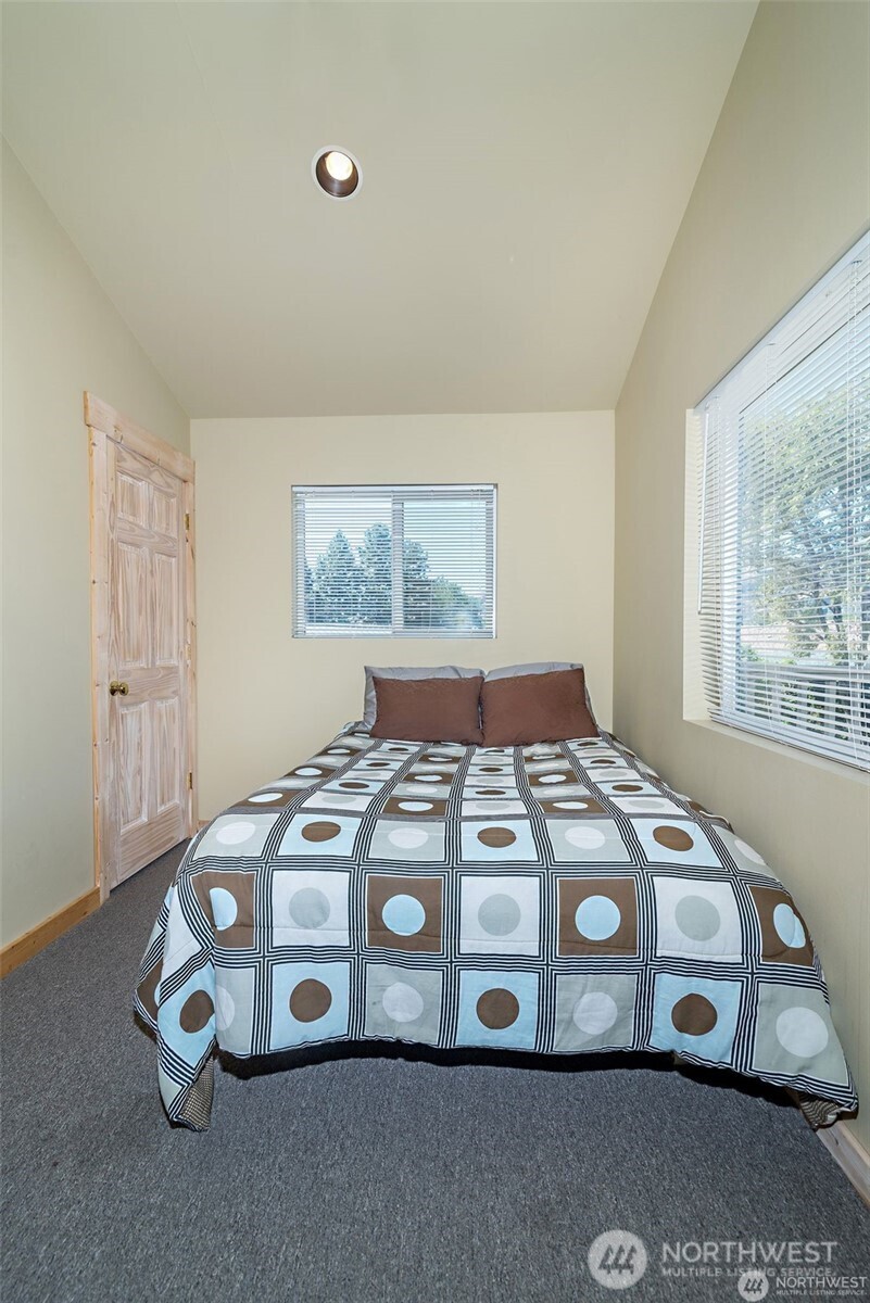 312 SW River Drive , Quincy, WA 98848