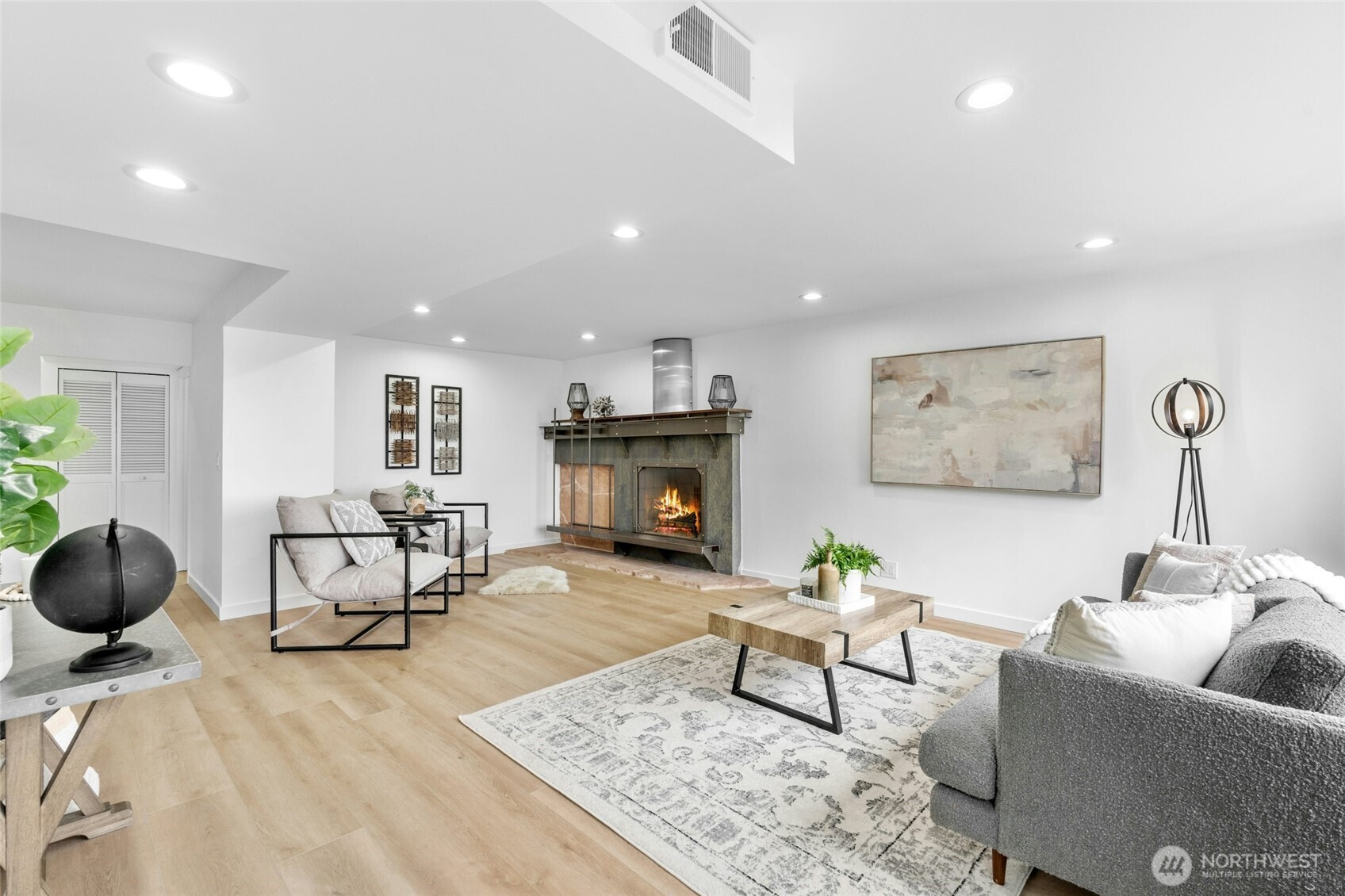8953 NE 116th Place , Kirkland, WA 98034-6114