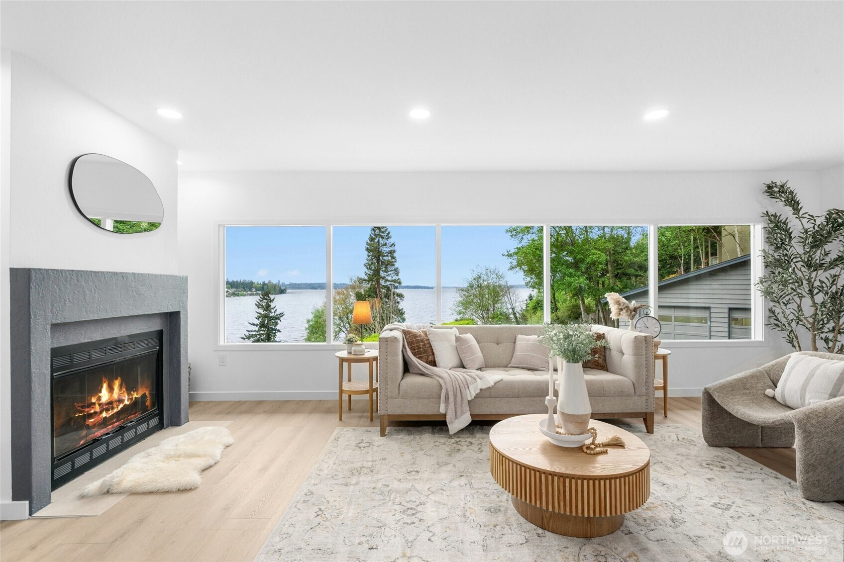 8953 NE 116th Place , Kirkland, WA 98034-6114