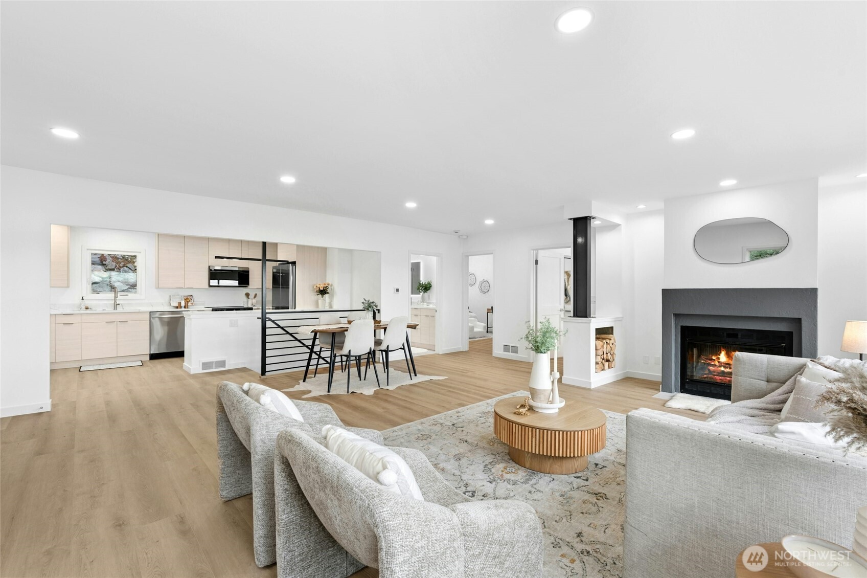 8953 NE 116th Place , Kirkland, WA 98034-6114