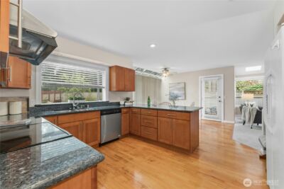 3643 252nd Place SE, Sammamish, WA 98029 - Photo 8