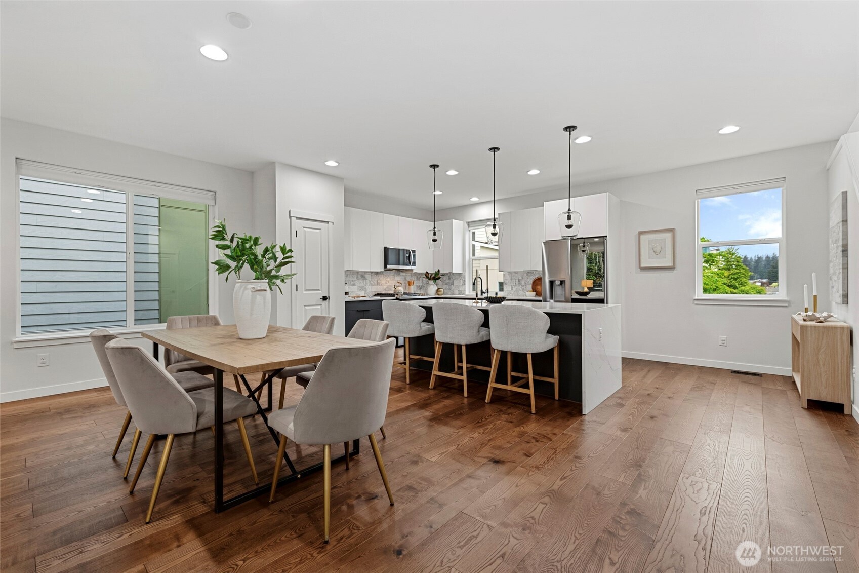 14590 36th Avenue NE, Lake Forest Park, WA 98155
