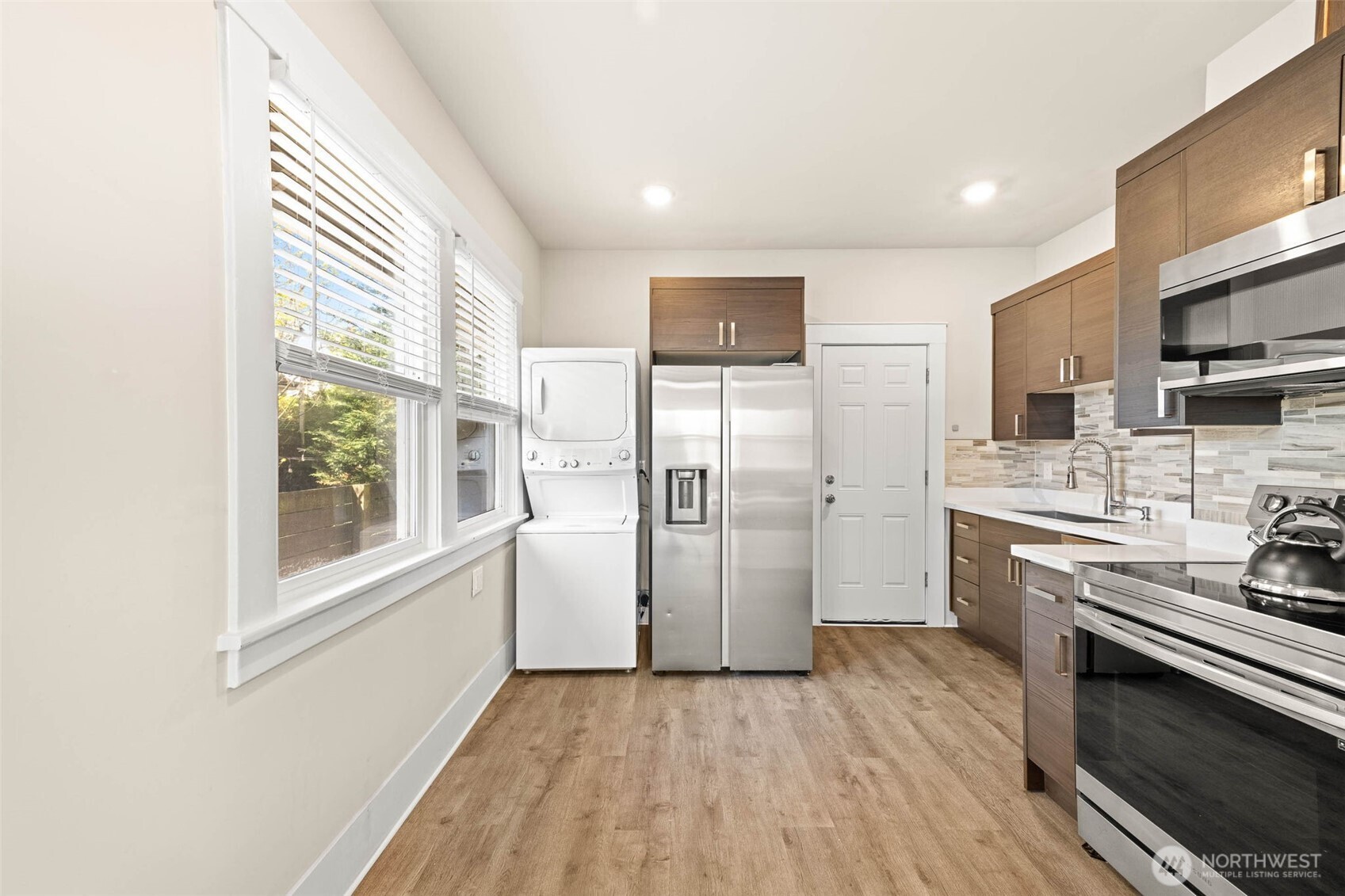 1413 26th Avenue , Seattle, WA 98122-3101