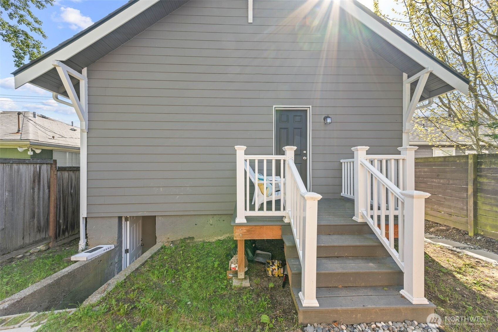 1413 26th Avenue , Seattle, WA 98122-3101