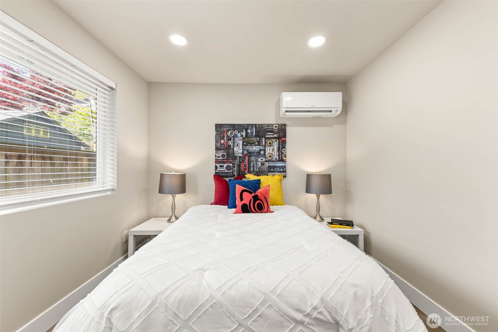 1411 26th Avenue , Seattle, WA 98122-3101