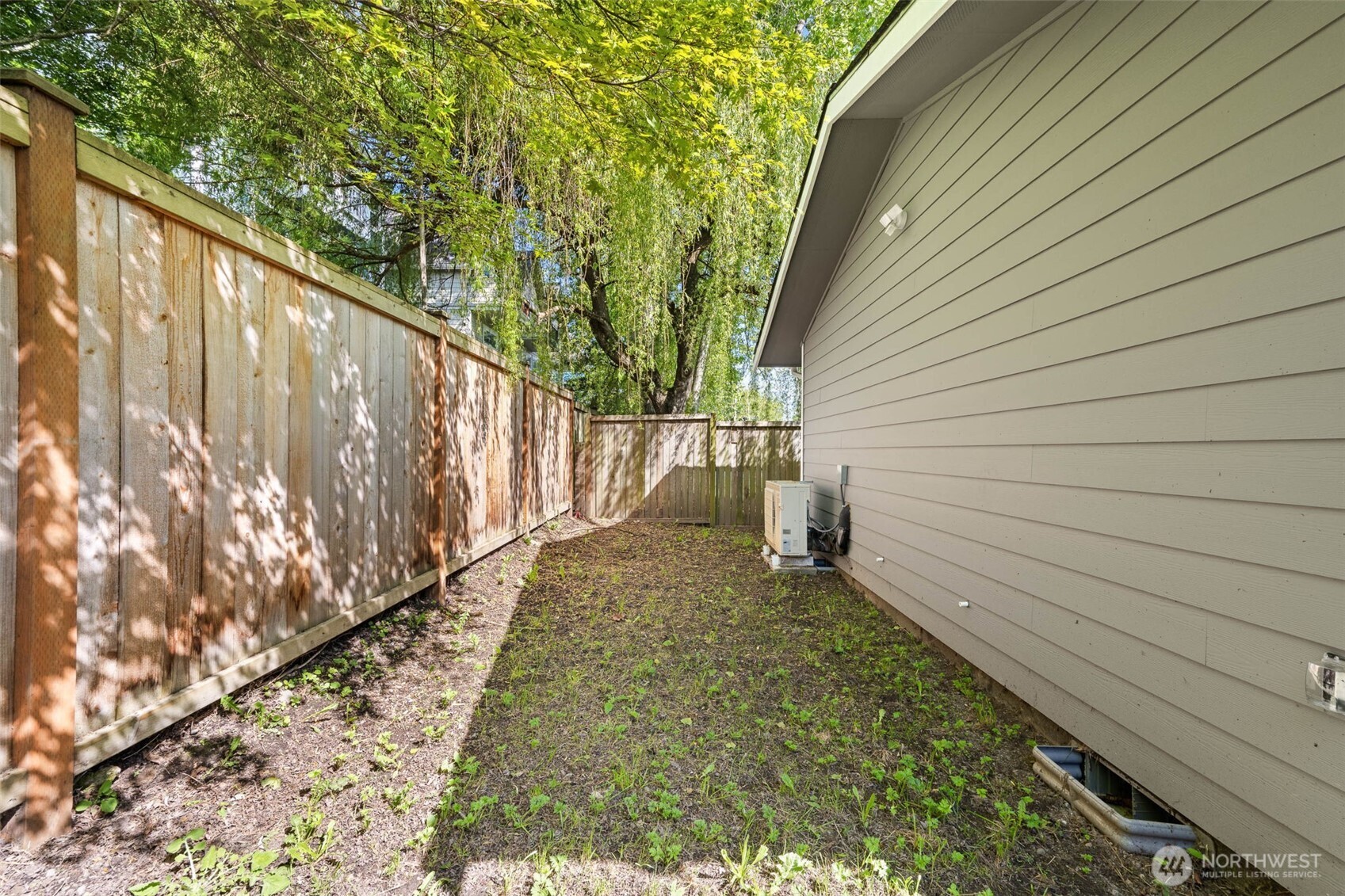 1411 26th Avenue , Seattle, WA 98122-3101