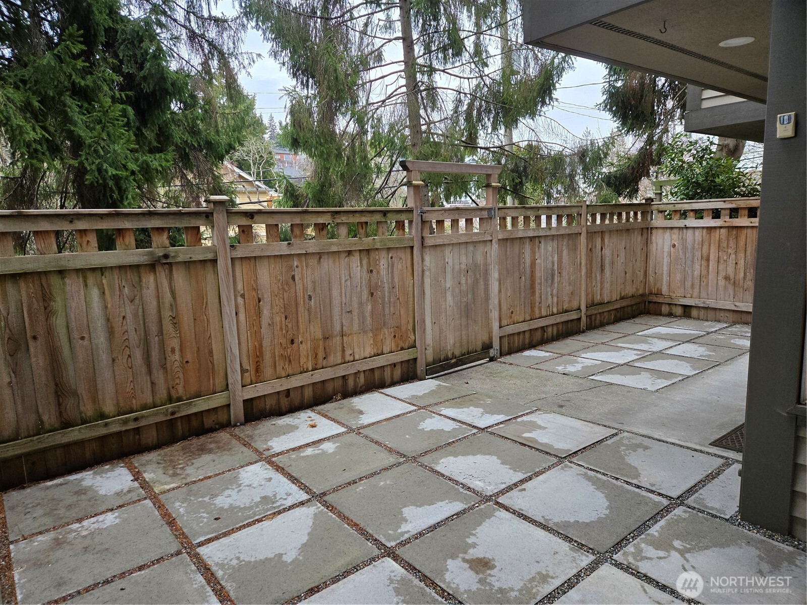 1817 11th Avenue W #F, Seattle, WA 98119