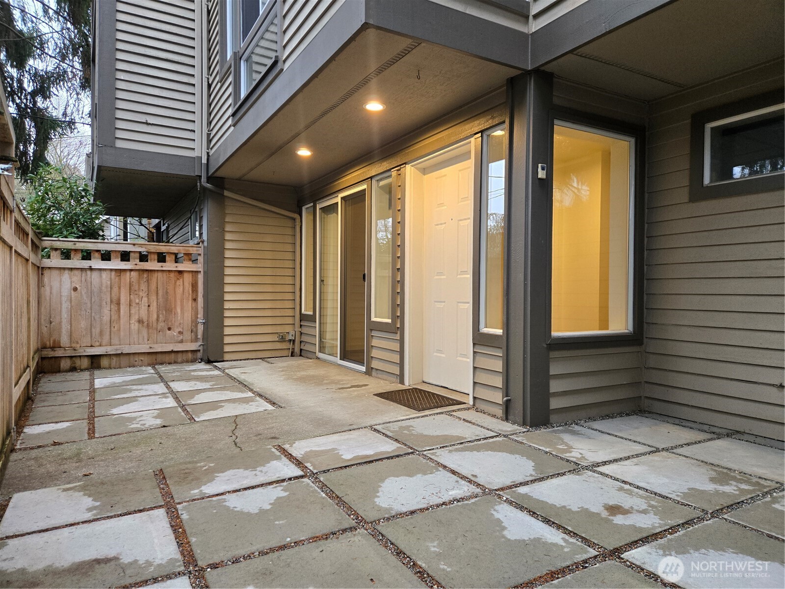 1817 11th Avenue W #F, Seattle, WA 98119