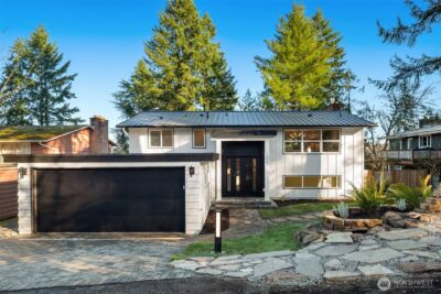 1023 109th Avenue SE, Bellevue, WA 98004 - Photo 2