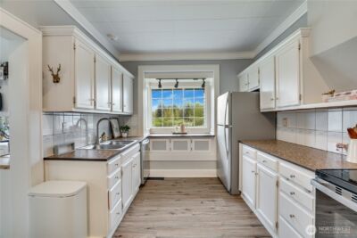 30721 Webster Road E, Eatonville, WA 98328 - Photo 11