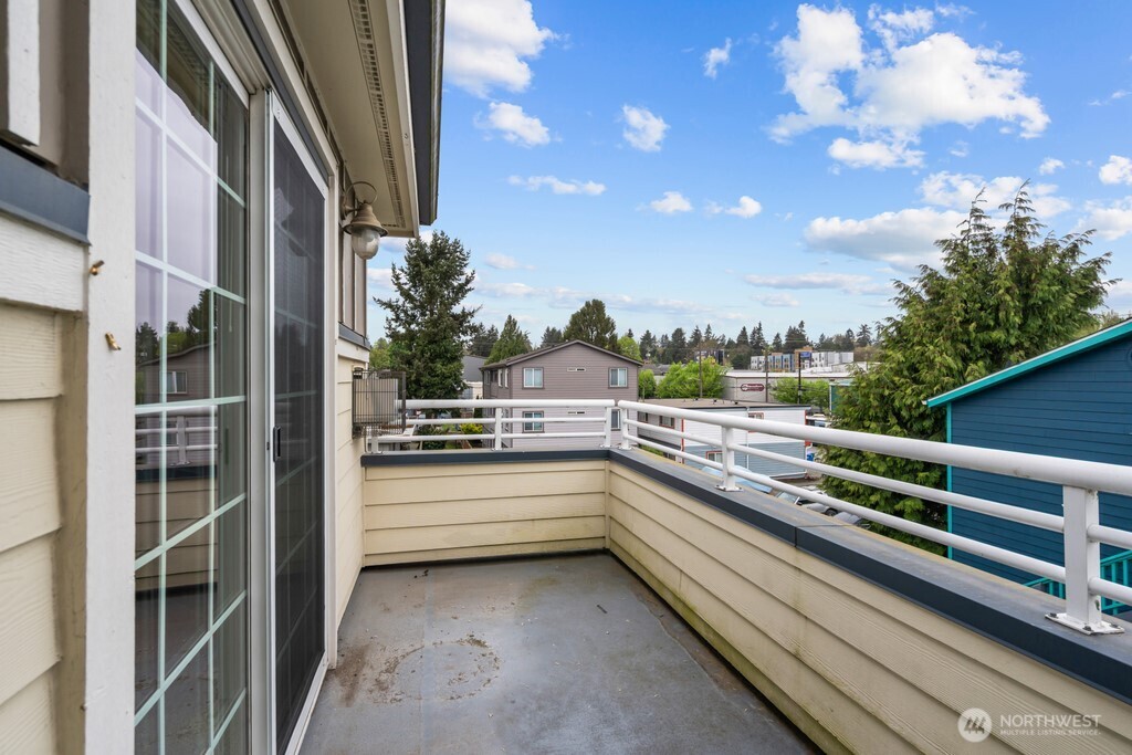 10549 Stone Ave N #303, Seattle, WA 98133