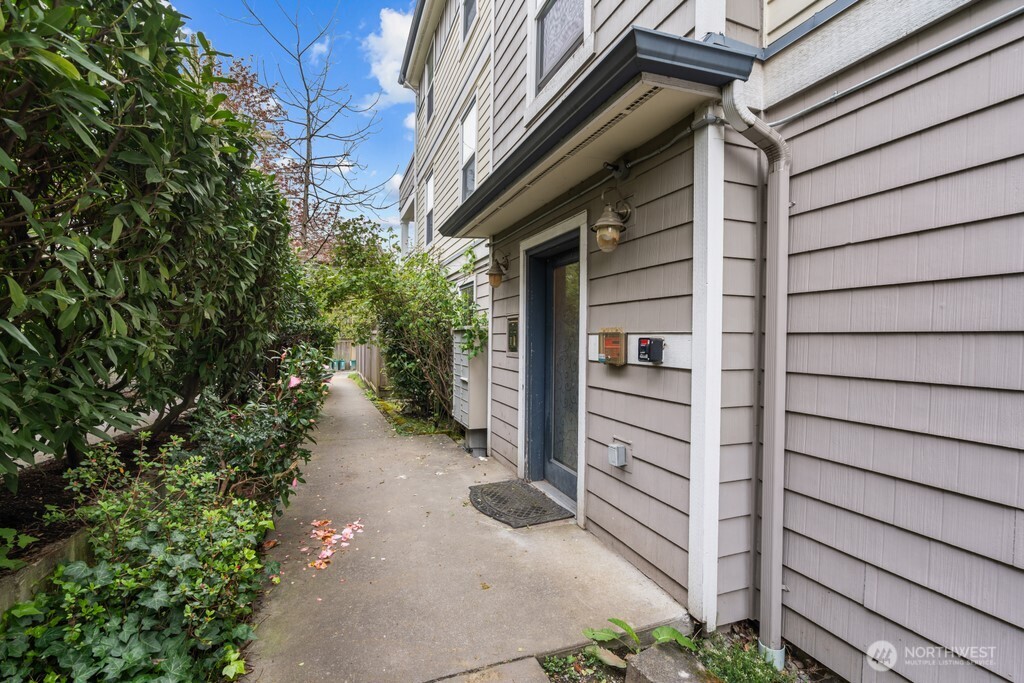 10549 Stone Ave N #303, Seattle, WA 98133