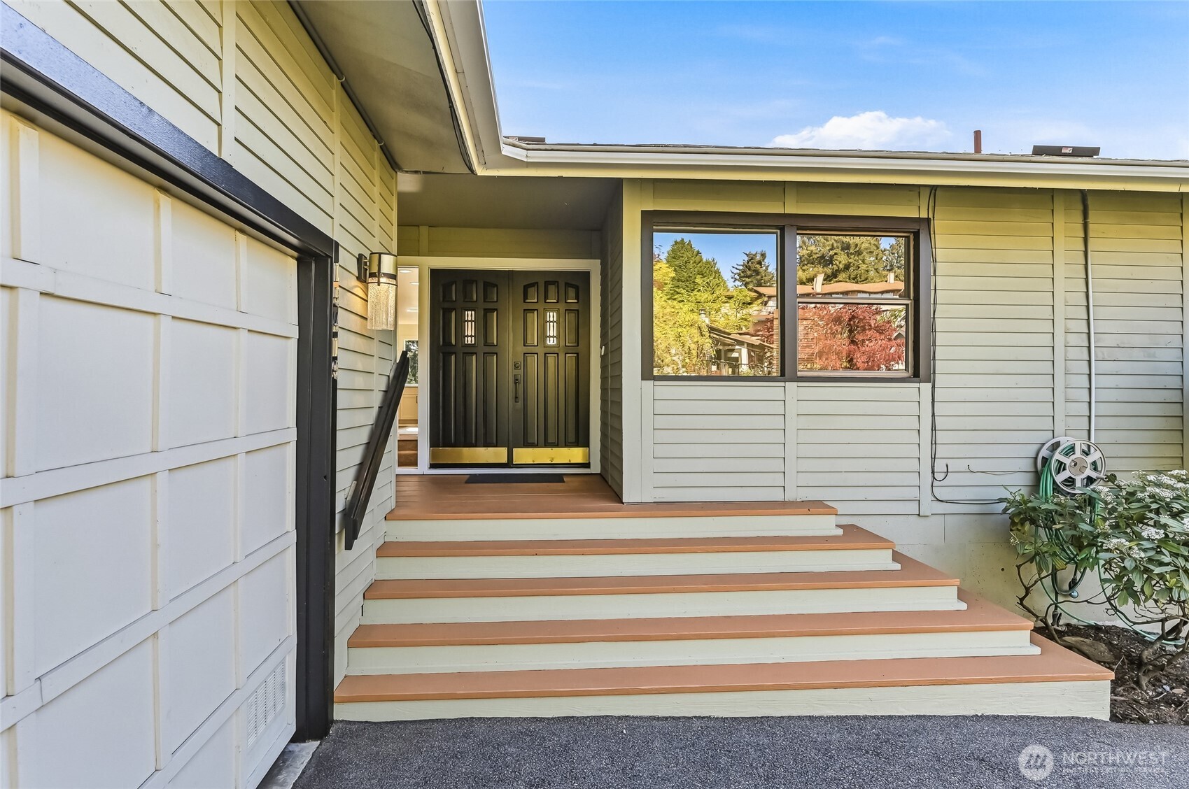 15419 62nd Avenue NE, Kenmore, WA 98028