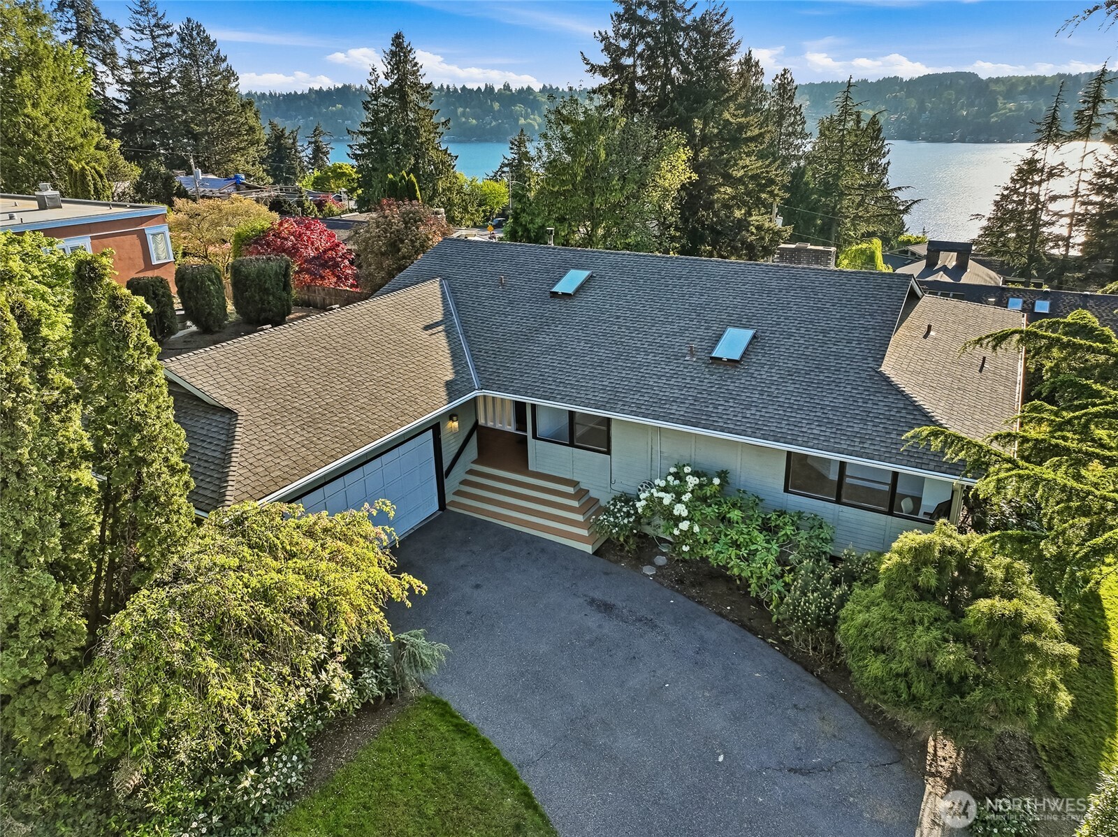 15419 62nd Avenue NE, Kenmore, WA 98028